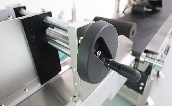 全自動轉角貼標機,自動轉角貼標機,轉角貼標機